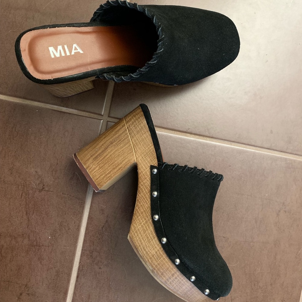 MIA Clogs